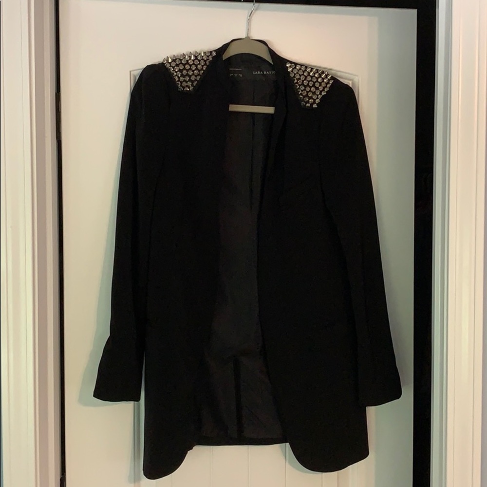 LARK & BERRY Black Stud-Shoulder Blazer Jacket